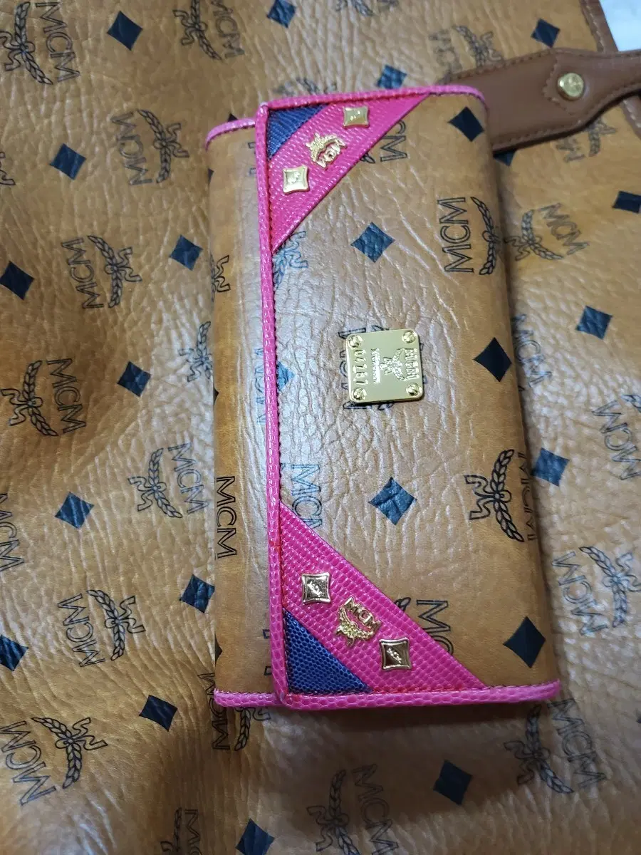 https://media.bunjang.co.kr/product/423873359_1_1786910784_w{res}.jpg